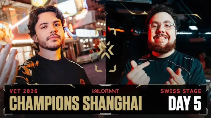 PRX와 G2 선수들이 PRX vs G2 경기에서 교전하는 장면