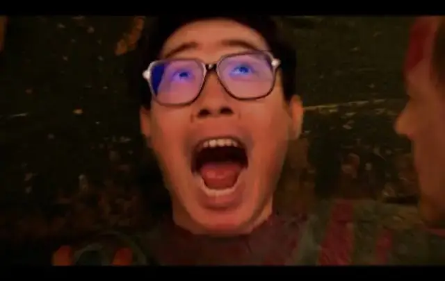 괴물쥐 핑거스냅 영상의 기지 방어 장면